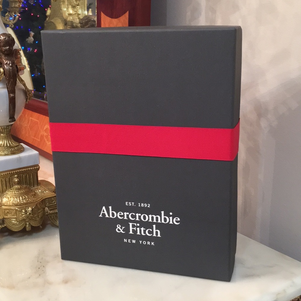 Abercrombie & Fitch Winter Red Knit Scarf and Hat Set - Picture 5 of 8
